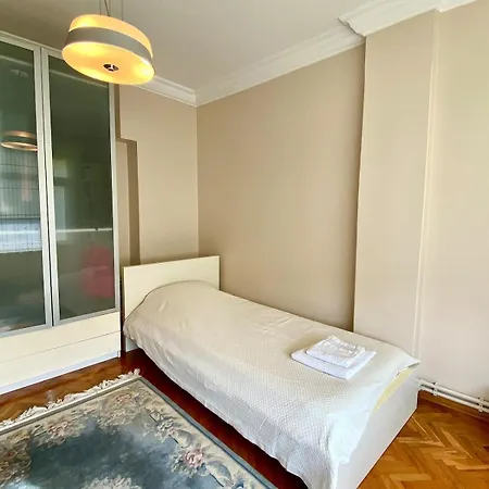 Of 3br Cosy & Spacious شقة